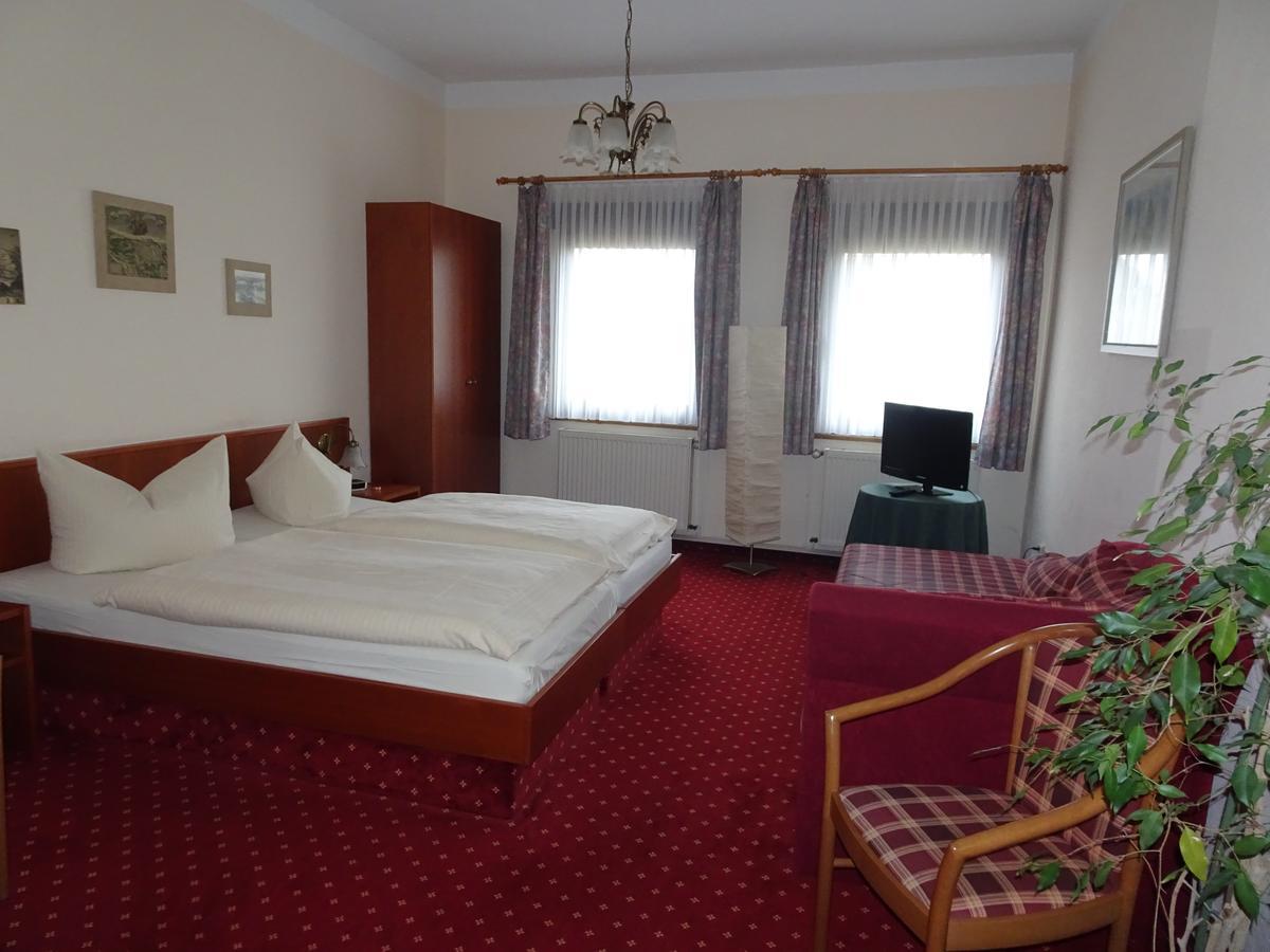 Hotel & Gasthof Zum Loewen Айзенах Екстериор снимка